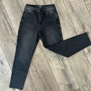 Hollister Ultra High Rise Mom Jeans